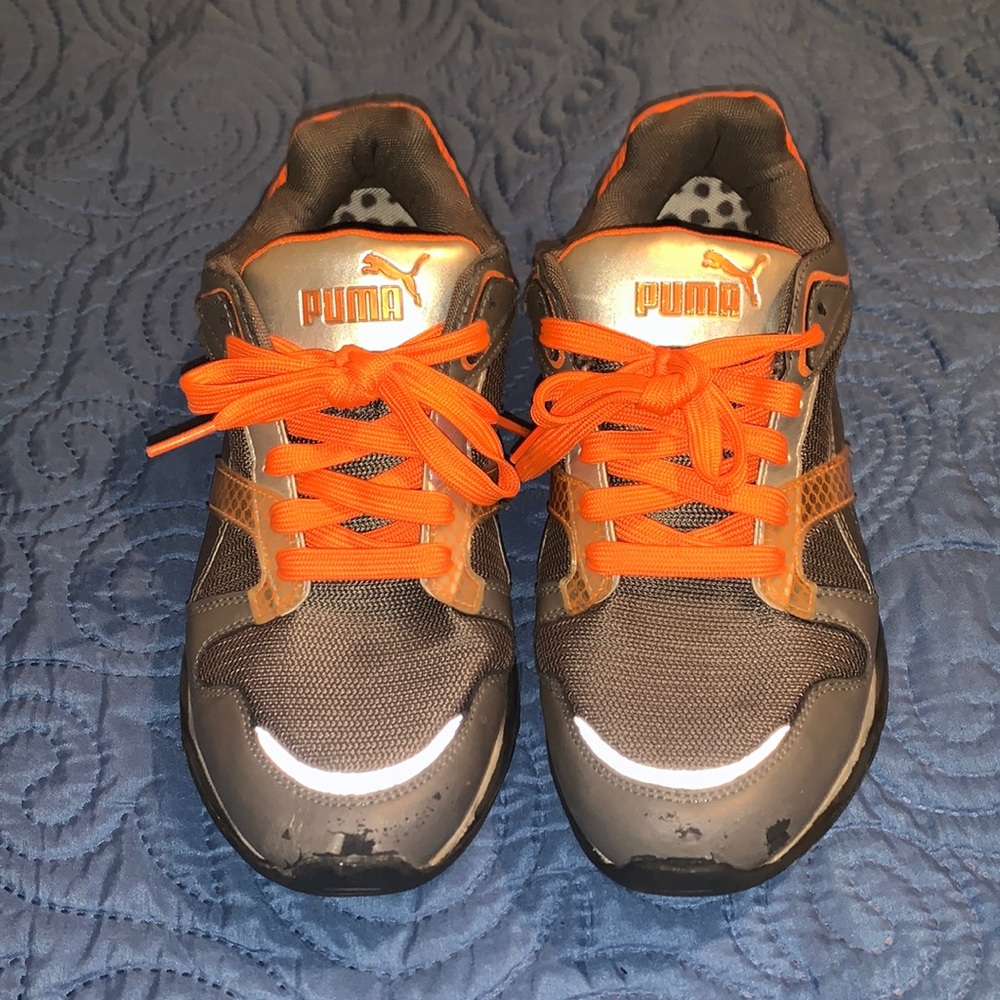 Used puma sneakers